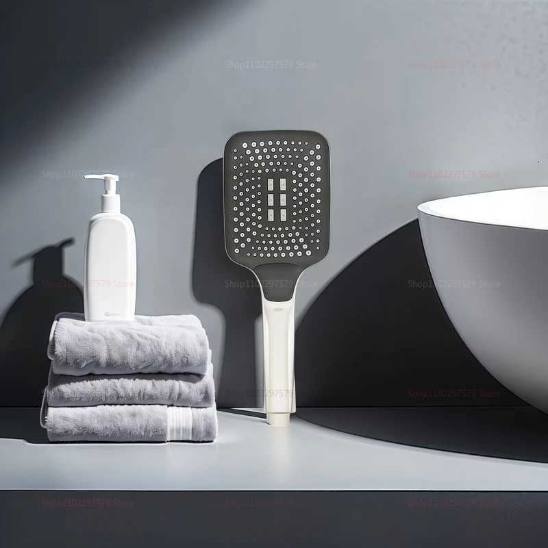 Pressuri Nozzle Bathro Shower High Pressure Water Saving Sprayer ABS Bathro Accessories Chre Rainfall Shower Y251103