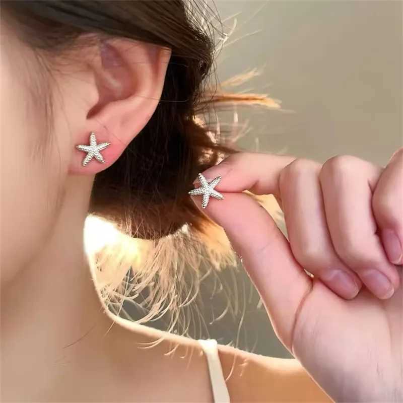 Simple Gold Color Metal Small Starfish Stud Earrings for Women Statement Geometric Piercing Earring Femme Beach Vacation Jewelry C251103