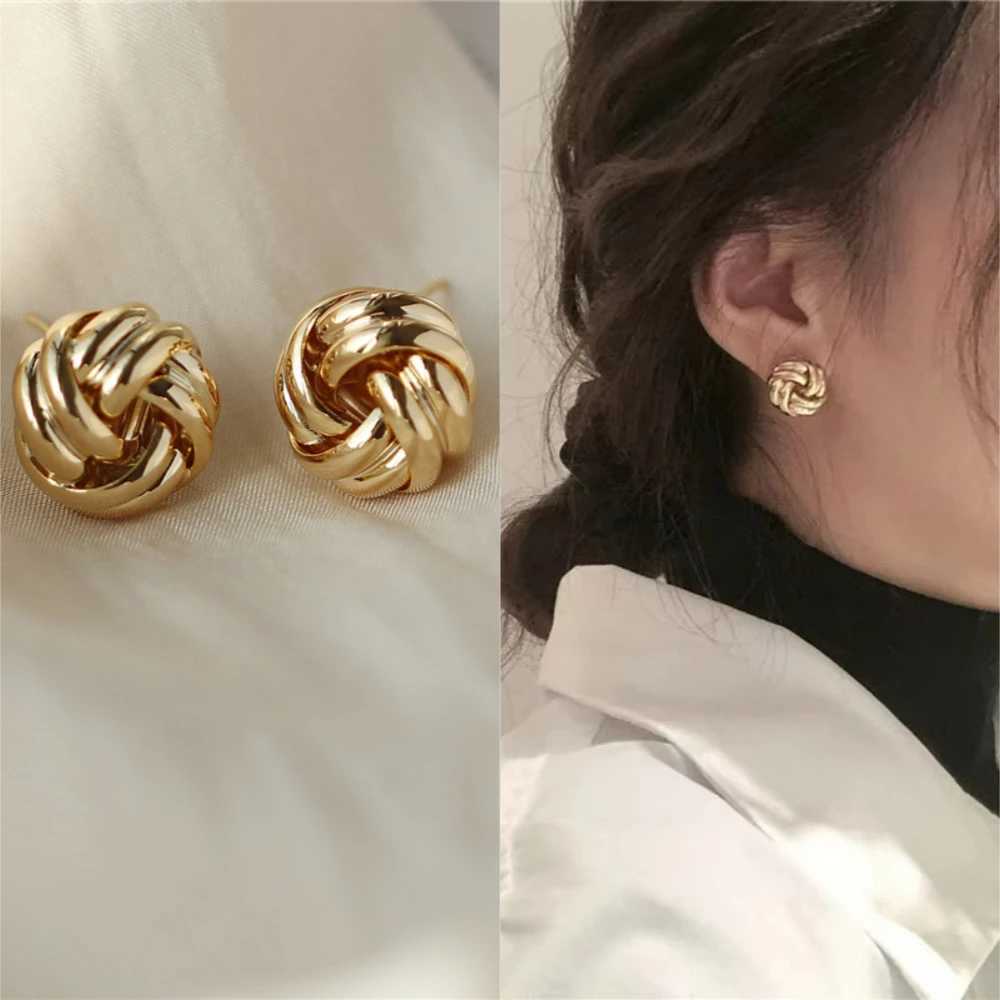 SUMENG Womens Small Metal Stud Earrings in Gold Color with Touch of Style and Elegance Tiny Yet Unusual Fashion Jewelry C251103