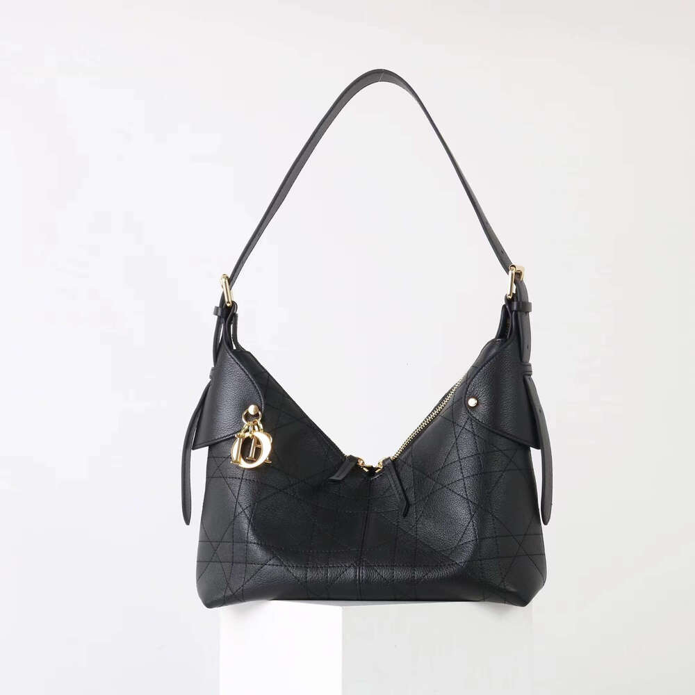 Luxury Bags Designer Ruffled Top Cowhide Rattan Tote Stylish Casual Elegant Underarm One Shoulder Commuter Premium Bags