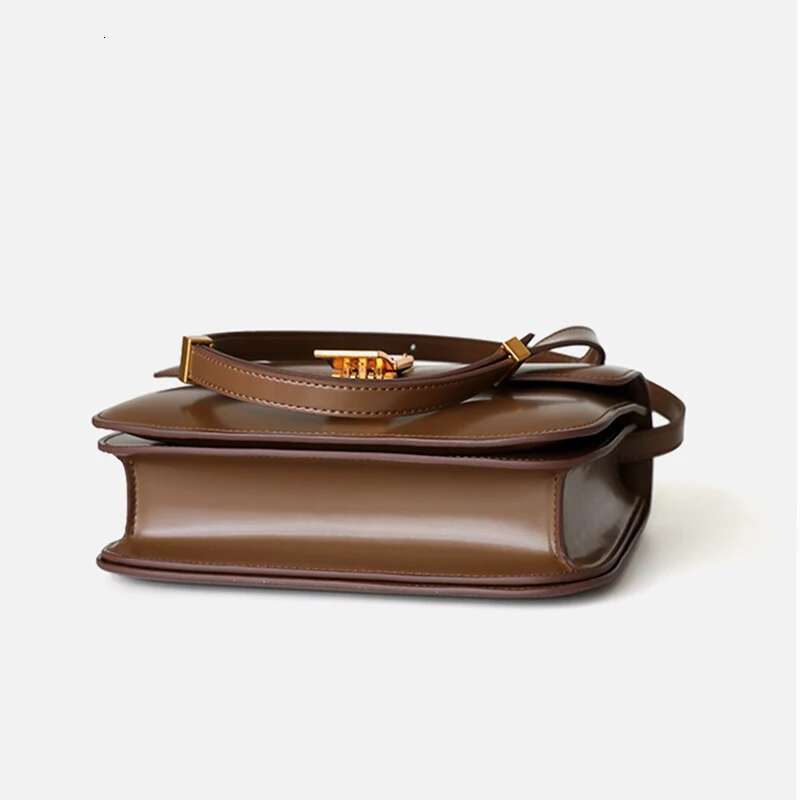2023 Women's Tofu Upgrade Version High Quality Smooth Leather Retro Shoulder Messenger Classic Small Square Bag