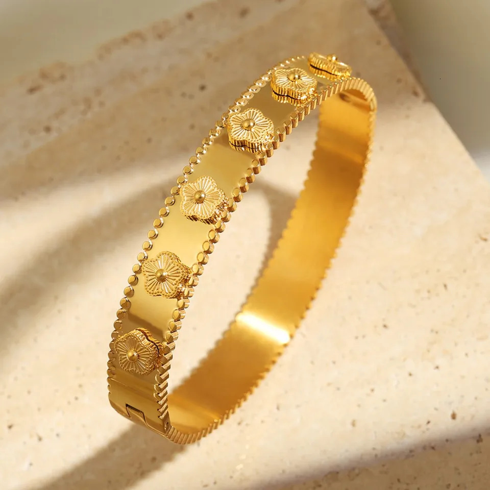 y 18K Gold Plated Stainless Steel Nail Bracelet for Women with Cubic Zirconia Bangle Fashion Daily Wear Jewelry 251031