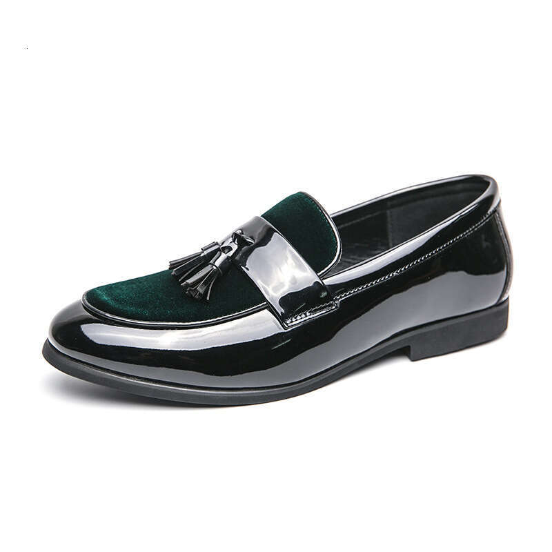 Large size men's casual shiny shoes 2024 Spring and Autumn new item 38-46 suede patchwork patent leather loafers