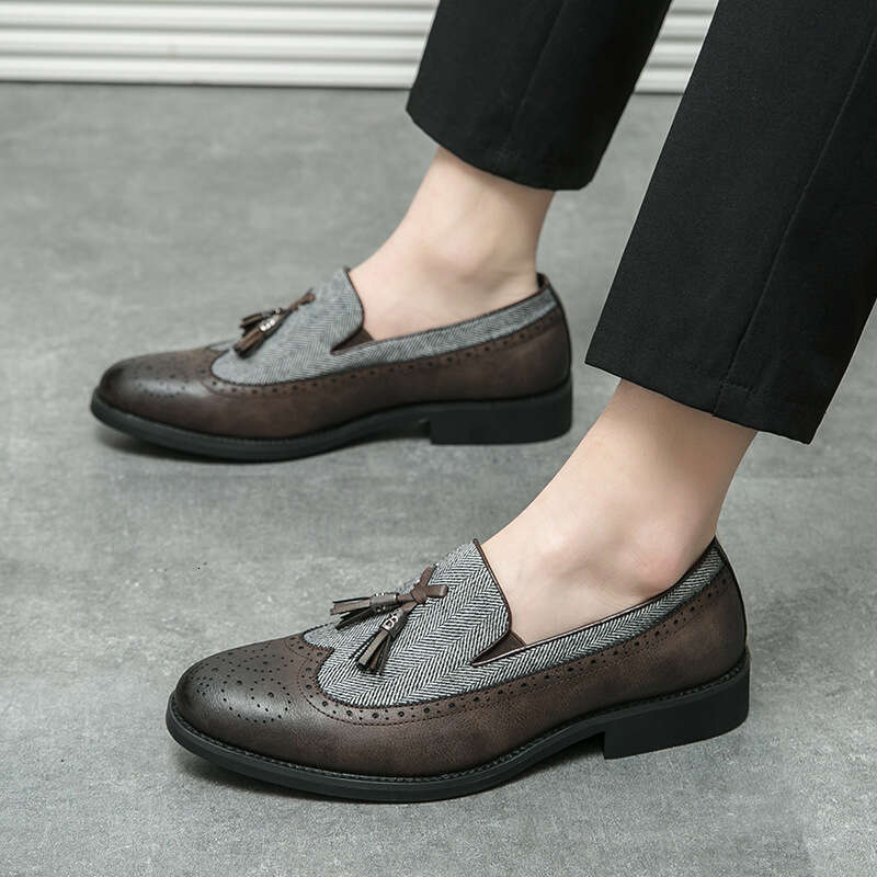 Large business block carved tassel small leather 2024 autumn new British casual men's shoes