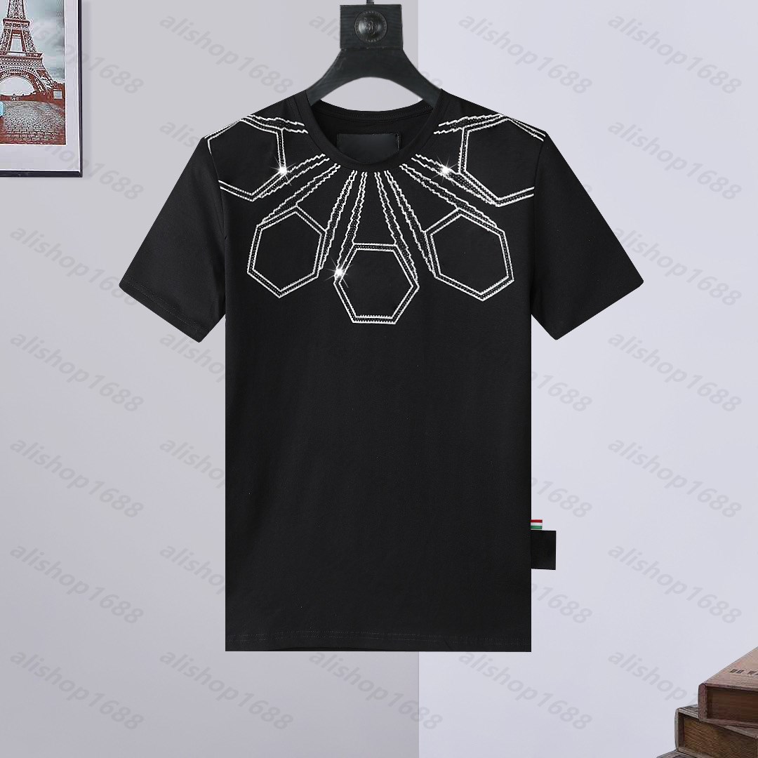 5A Designer tee luxury PLEIN BEAR t-shirt 2025 brand designer tshirt spray letter short-sleeved summer Rhinestone Skull Men T-shirts 02