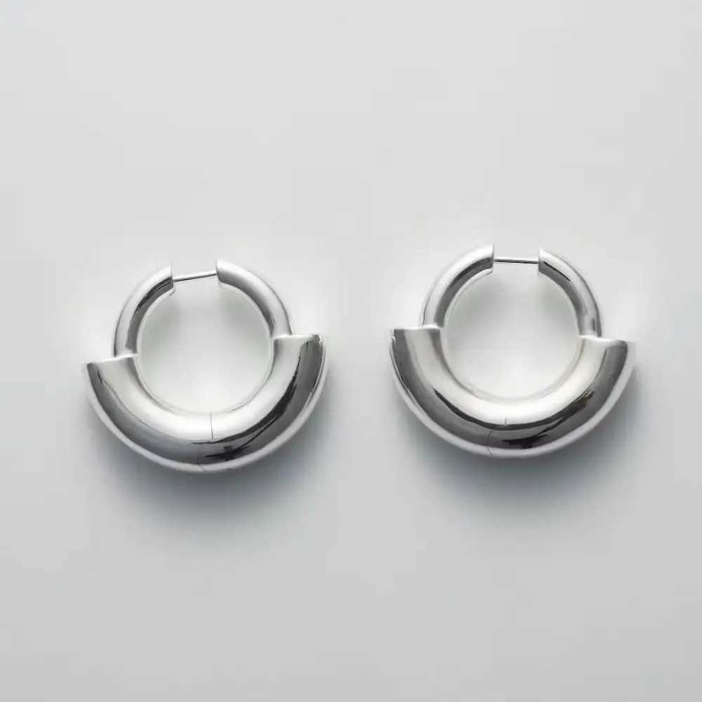 Ins Light Luxury Round Earrings High end External Buckle Earrings Allergy Prevention Copper Buckle Neutral Style Y250401