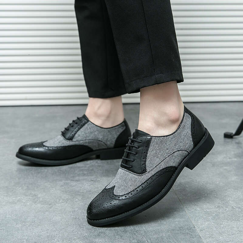 Large size Block leather for men in 2024 Spring and Autumn, formal business, British casual suit, groom's wedding shoes