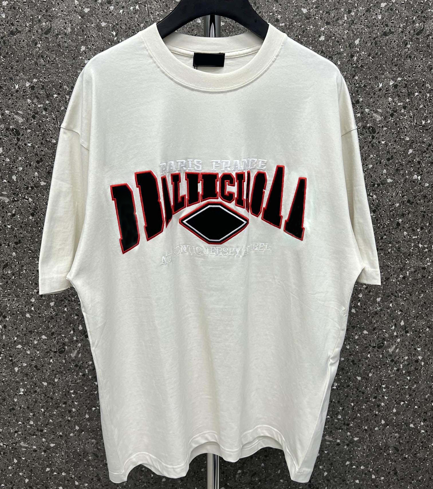 2025 American New Designer T Shirt Mens T Shirts Womens Loose Tees High-end Summer Luxury Fashion Embroidered Letter Short Sleeve France Paris Streets Tees Shirts