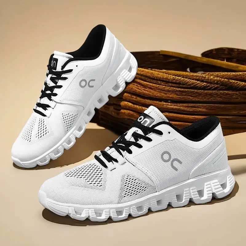 Mens Featherweight Runners Agile Elegance with Anti-Slip Mesh for Tennis to Trail ComfortC250403