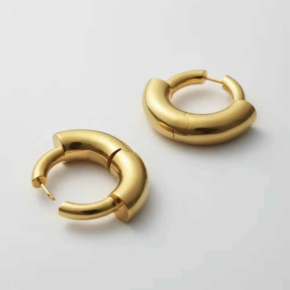 Ins Light Luxury Round Earrings High end External Buckle Earrings Allergy Prevention Copper Buckle Neutral Style Y250401