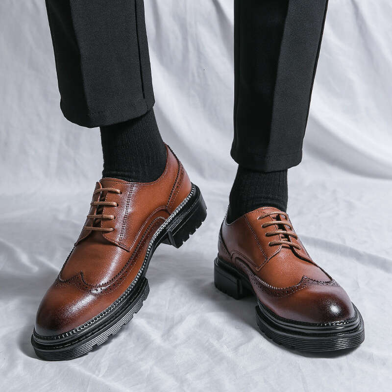 2024 men's plus size, new casual fashionable British style leather shoes, trendy wedding shoes