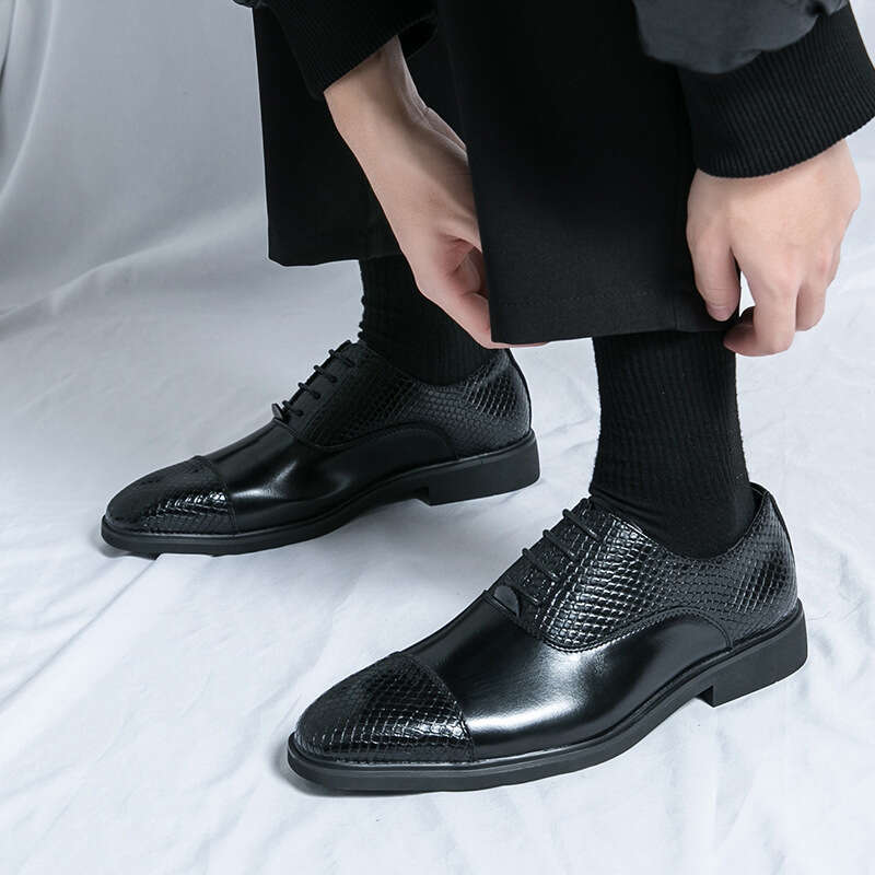 Men's in plus size, new casual fashionable men's business dress leather shoes, trendy groom's wedding shoes