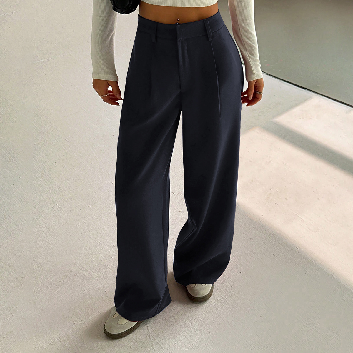 Stylish Female Slacks: Comfortable Lightweight Suits Tailored for Professional Settings---111