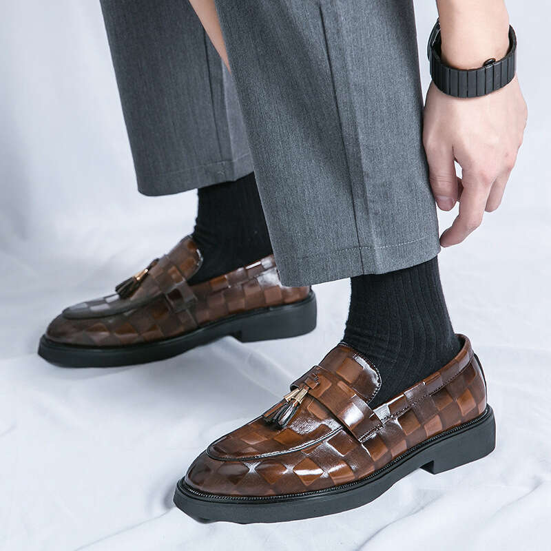 Large size 2024 Spring and Autumn new item for men, patent leather tassel men's shoes, 46 British wedding shoes