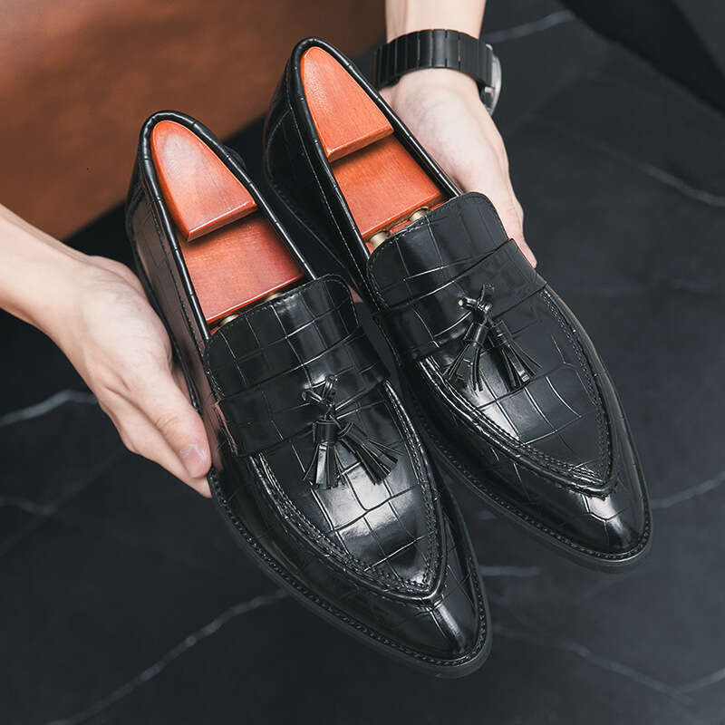 2024 New Large Business Dress Trendy Pointed Tassel Leather Shoes Fashionable Men's Wedding