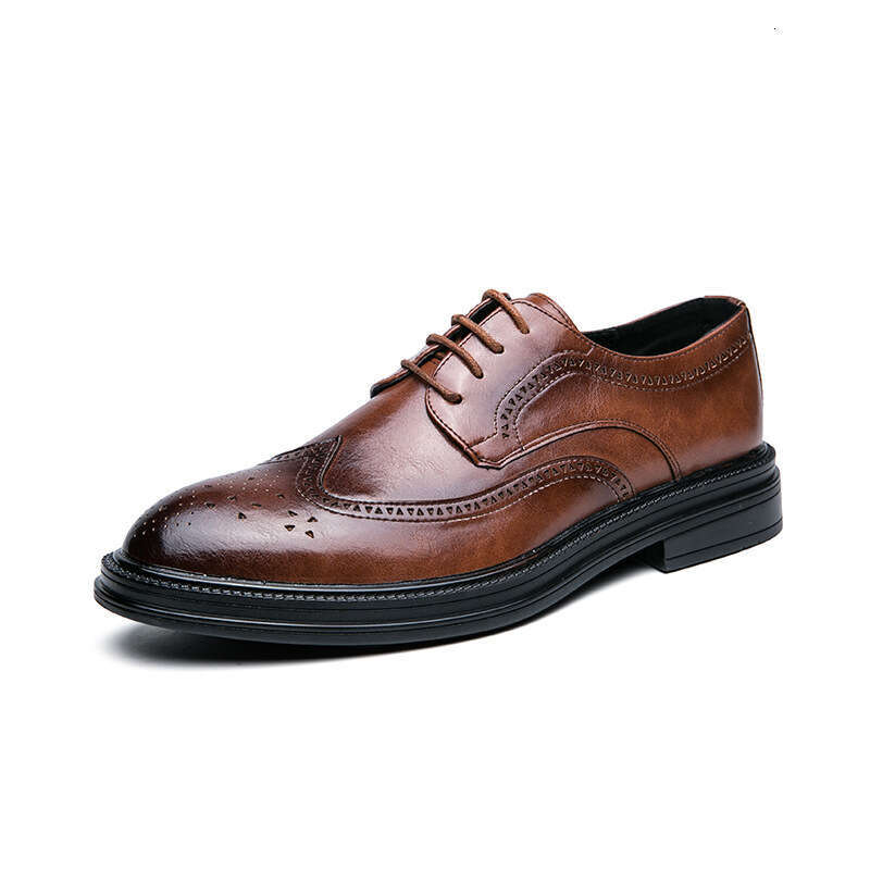 Men's oversized solid color pointed British style youth low top small black shoes, leather surface casual business shoes