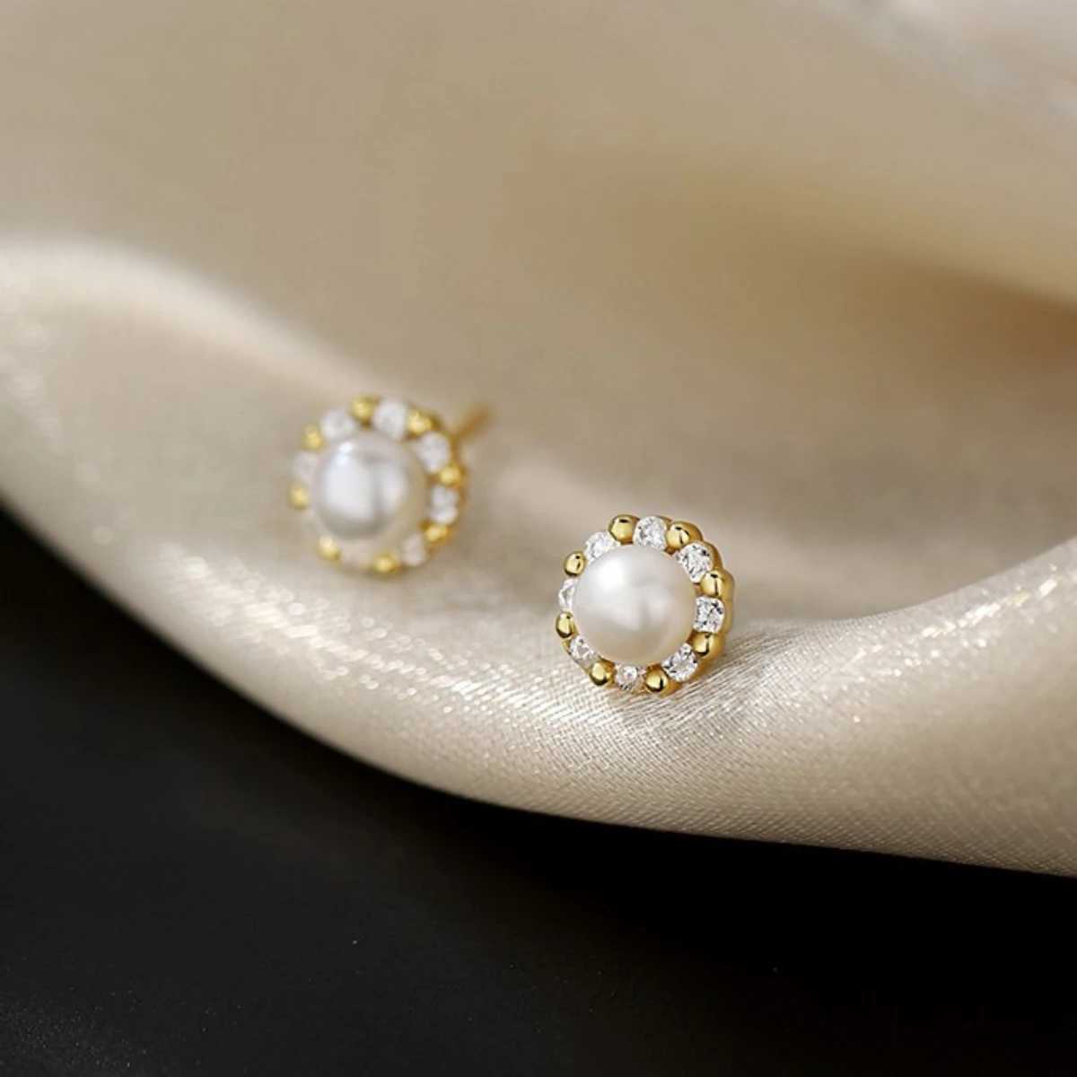 New Summer Collection Pearls Stud Earrings Gold Color Jewelry for Women Zircon Earrings with Hypoallergenic Boho Style Gift C251103