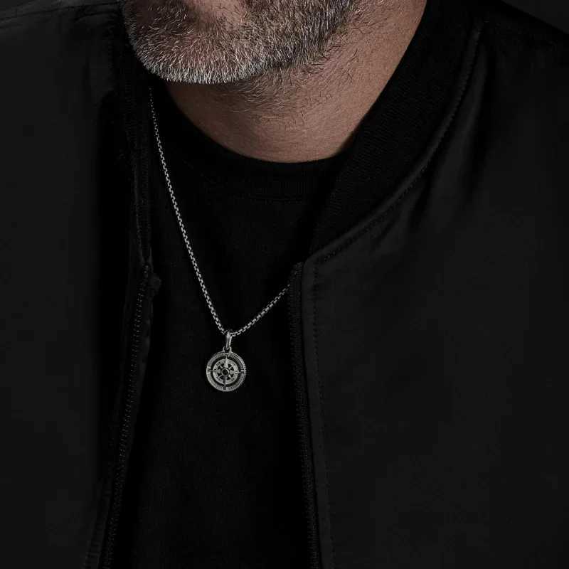 Fashion Simple Compass Necklaces For Men Retro Hip Hop Copper Disc Couple Pendant Sweater Chain Punk Jewelry Accessories GiftC250411