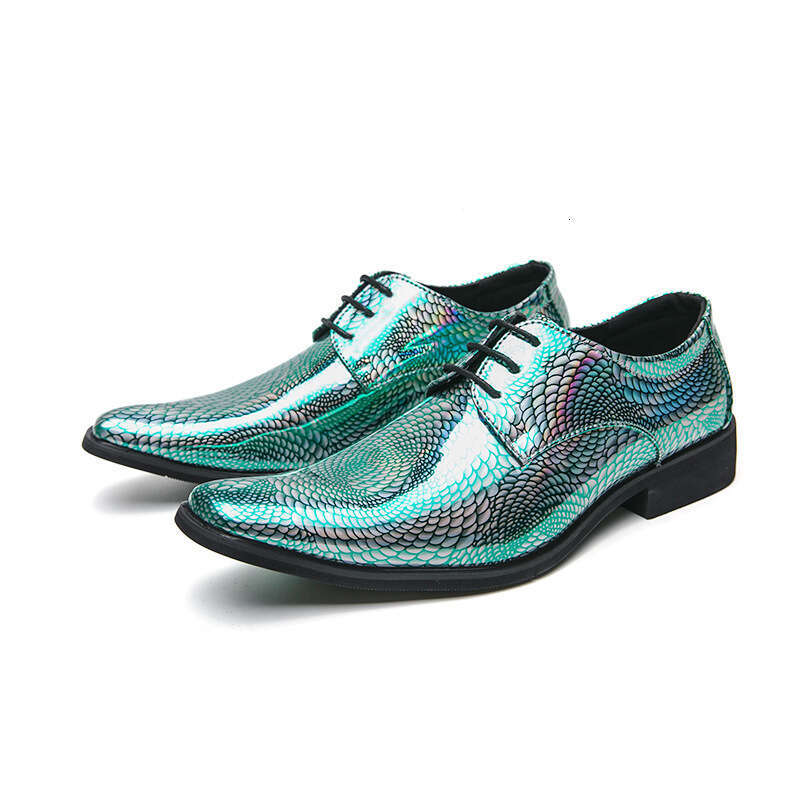 Men's in large size, new fashionable pointed casual shoes, trendy Chelsea men's leather shoes