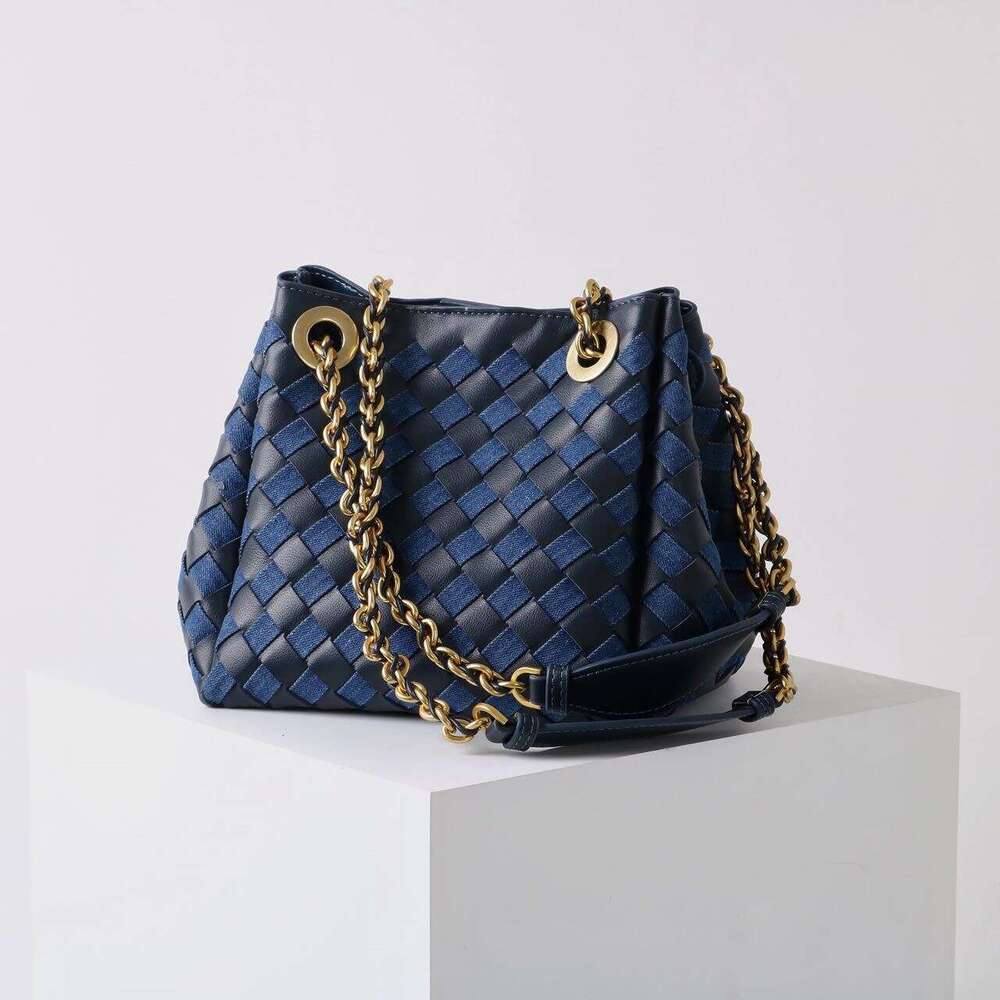 Luxury Bag Designer's New Chain Shoulder Strap Versatile Woven High-end Feel Large Capacity Dan Shoulder Cross-body Bucket Bag