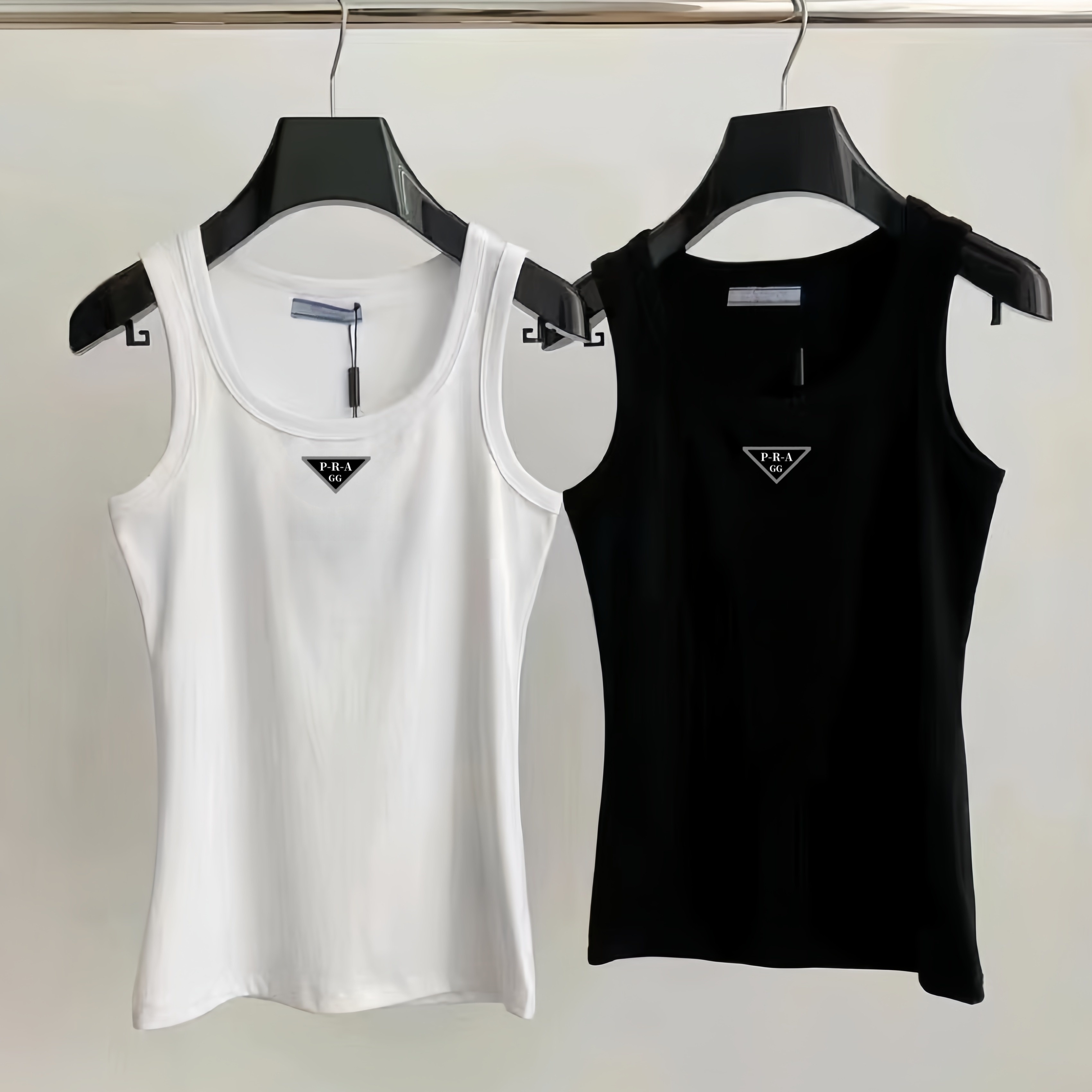 Designer Tanks Camis Fashion Design Women's Tanks Camis Tops Summer Girls White Black Ribbed Cotton Camisole Lady Slim Knits Tees Sleeveless T Shirts Short Tees
