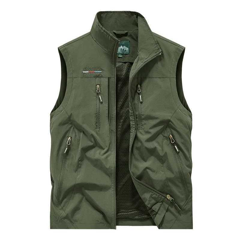 Summer Men Outdoor Cargo Breathable Sleeveless Vest Men Fishing Sport Multi Pocket Vest Coat Man Casual Work Hike Vest Waistcoat X250403