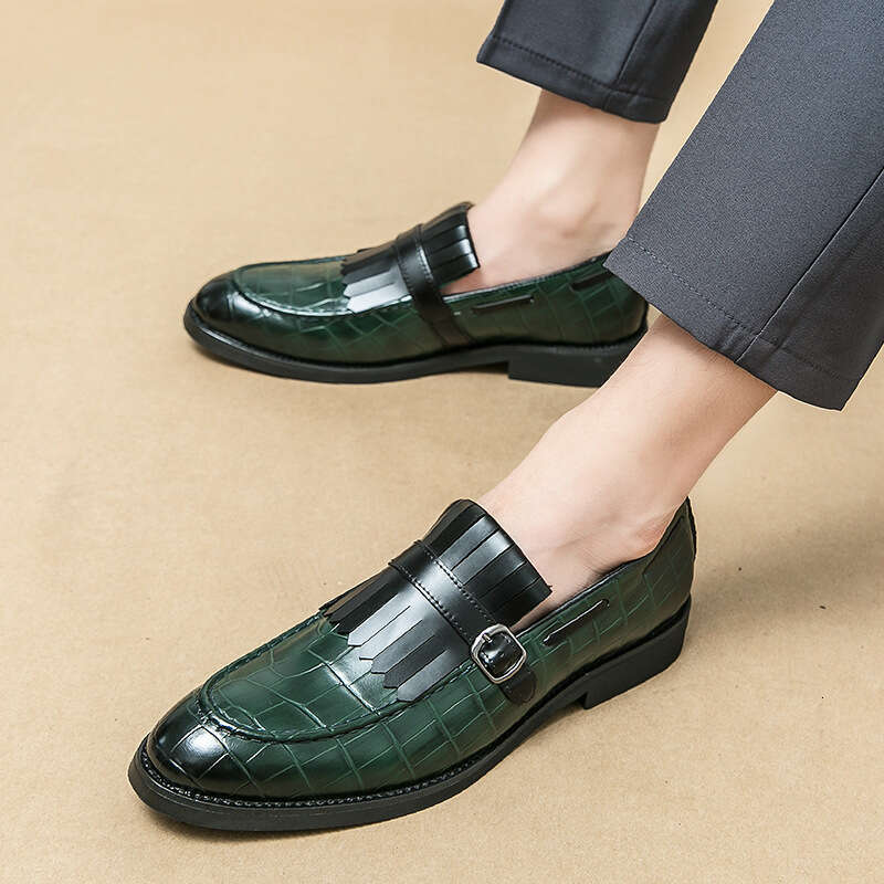 Men's shoes in plus size, new casual fashionable British style set foot leather shoes, Korean version trendy men's loafers