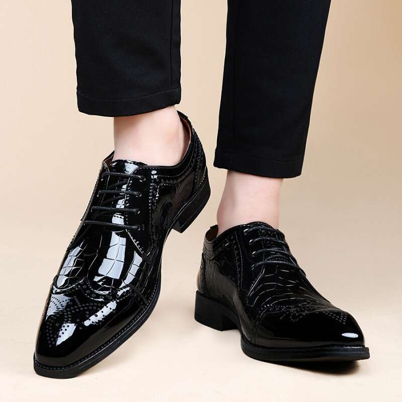 2024 Spring Large Pointed Wedding Men's Block Suit Leather Carved Business Dress Casual Shoes