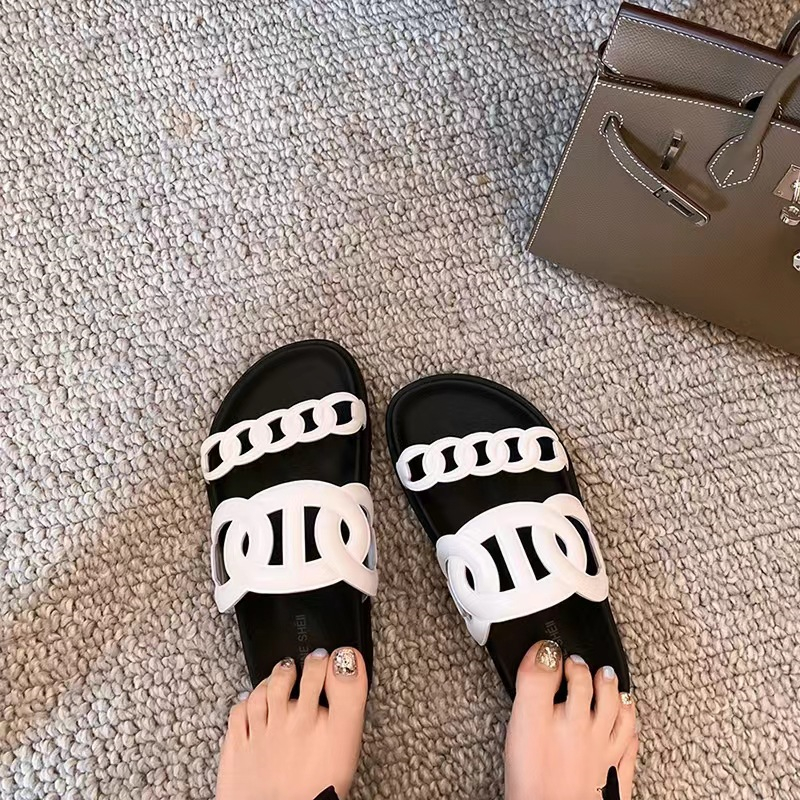 hot free shipping New designer Slippers Outdoor sliders Patchwork casual beach shoes for woman