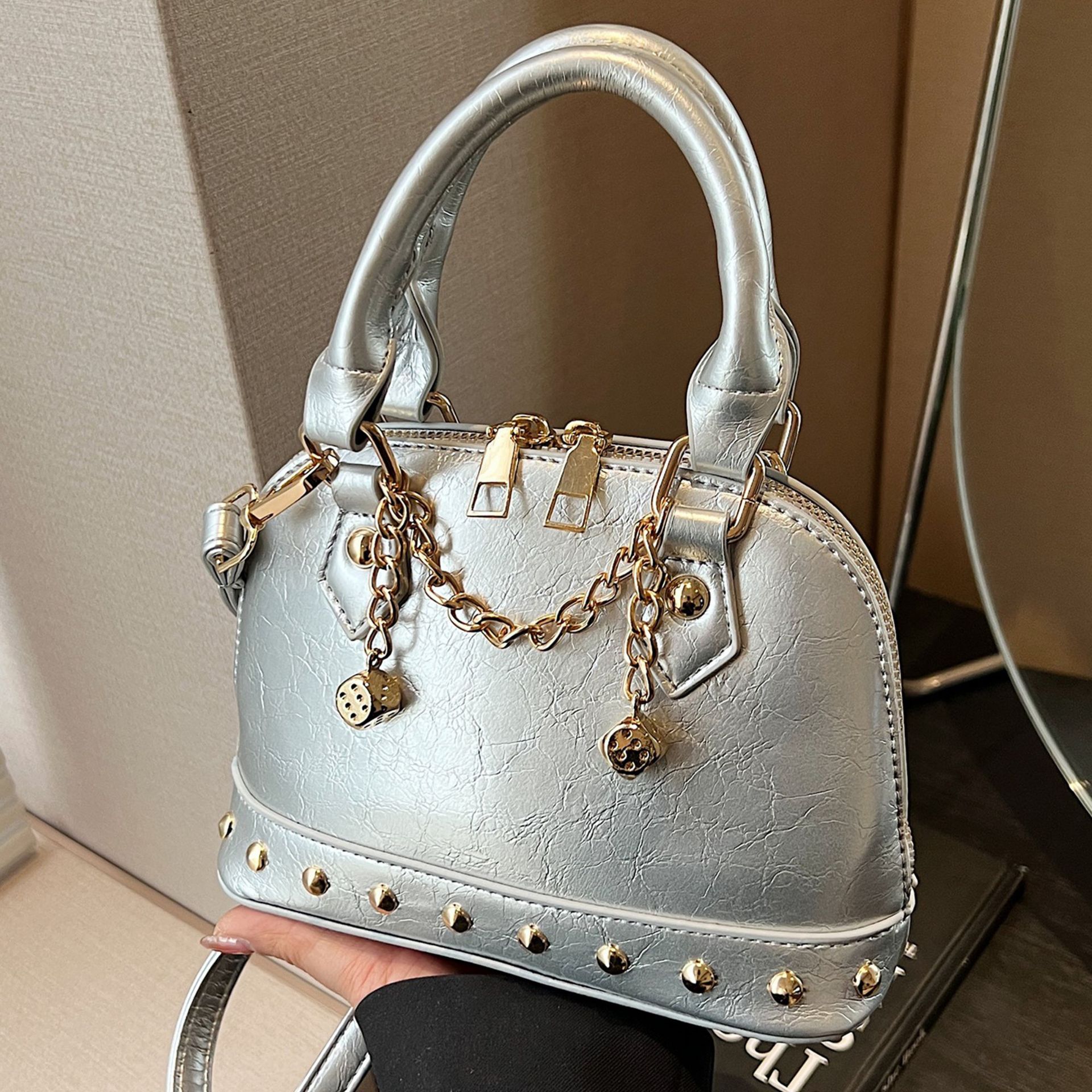 TB BHULAMTE designer's new multi-functional commuter women's bag, retro high-end shoulder bag, luxurious shell bag crossbody bag