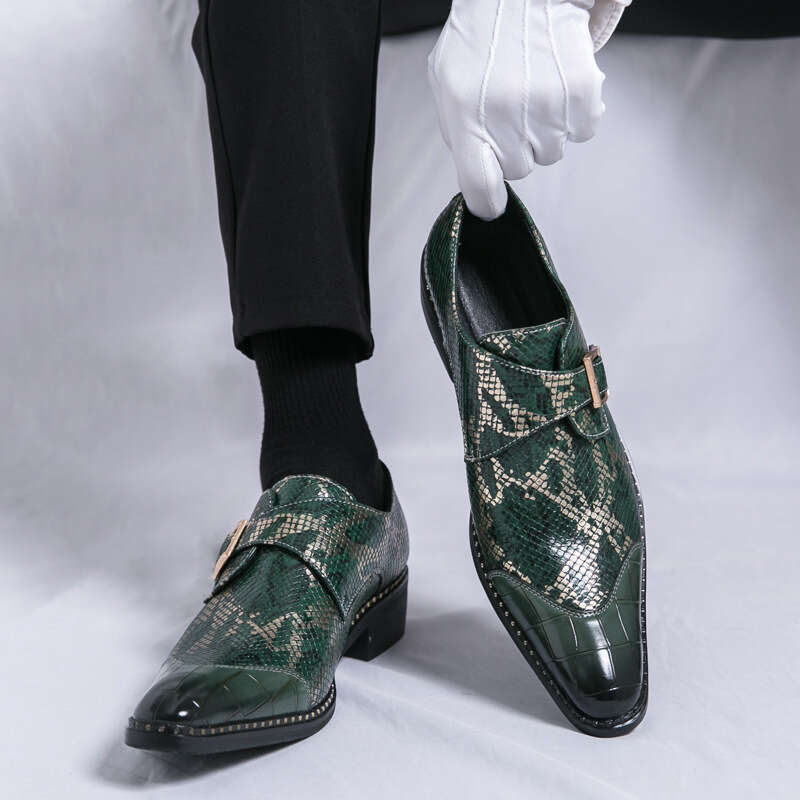 Large high-heeled shoes, 2024 Spring and Autumn new items, men's height increasing nightclub trend snake skin pattern leather shoes