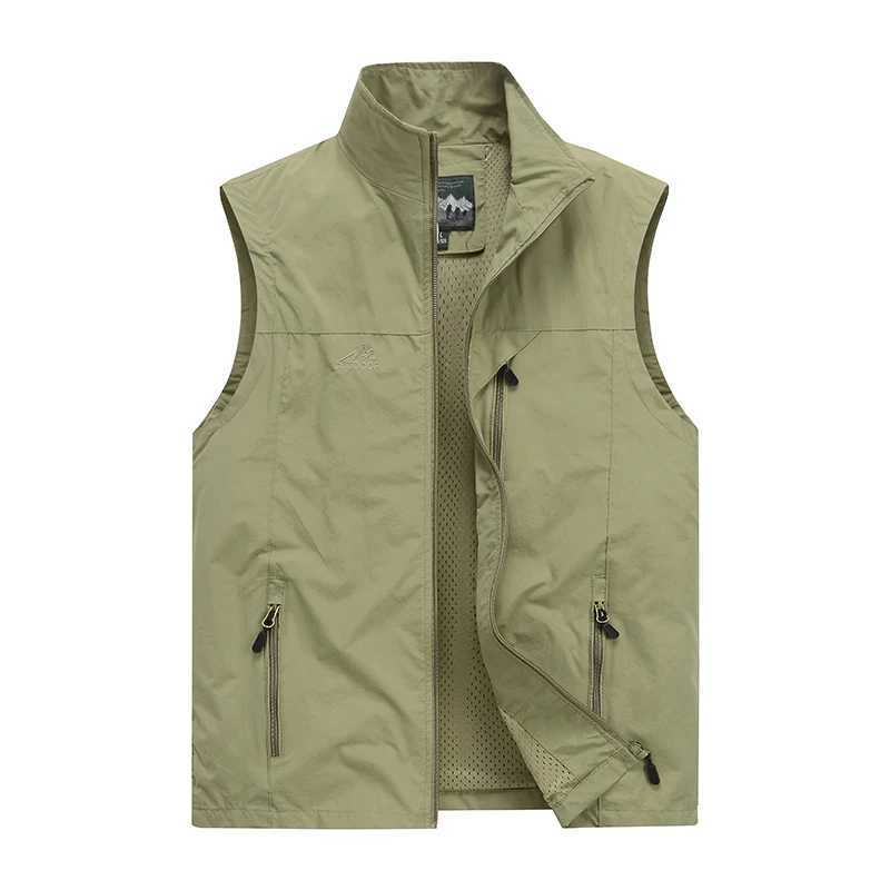 Mens Outdoor Tooling Vest Fashion Peak Embroidered Waterproof Multi-Pocket Hiking Fishing Vest Mens Sleeveless Jacket M-6XL X250403