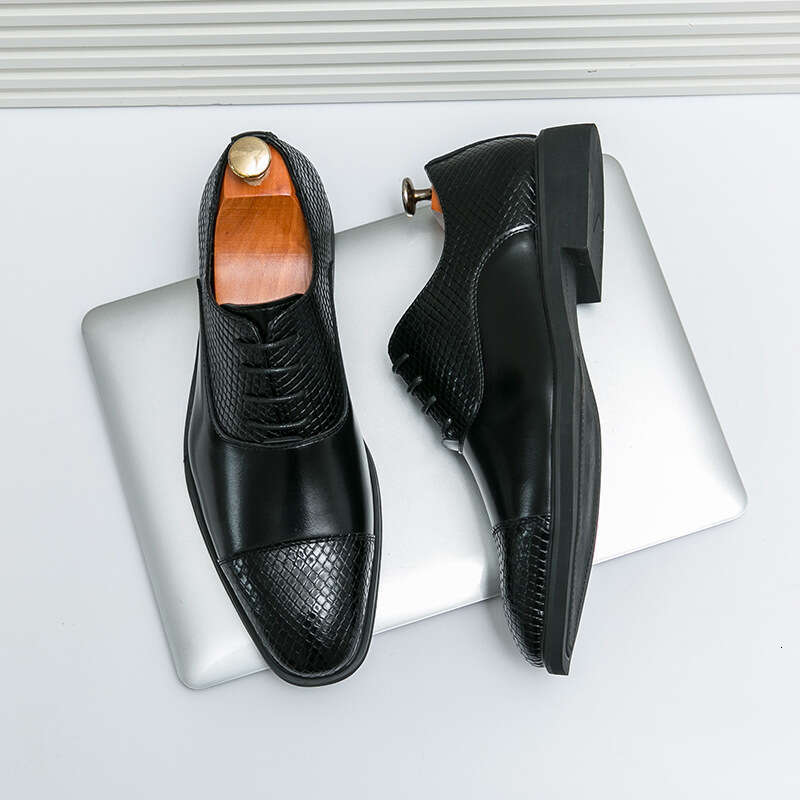 Men's in plus size, new casual fashionable men's business dress leather shoes, trendy groom's wedding shoes