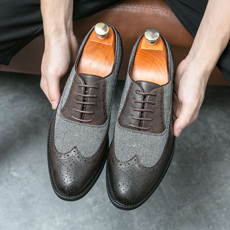 Men's plus size casual fashionable men's business dress shoes, trendy carved block leather shoes