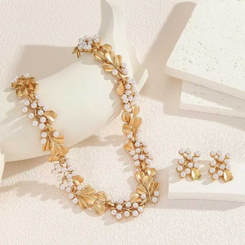 Retro French floral necklace with pearl set elegant earrings and collarbone for Women Statement Jewelry Gift Accessories C251103