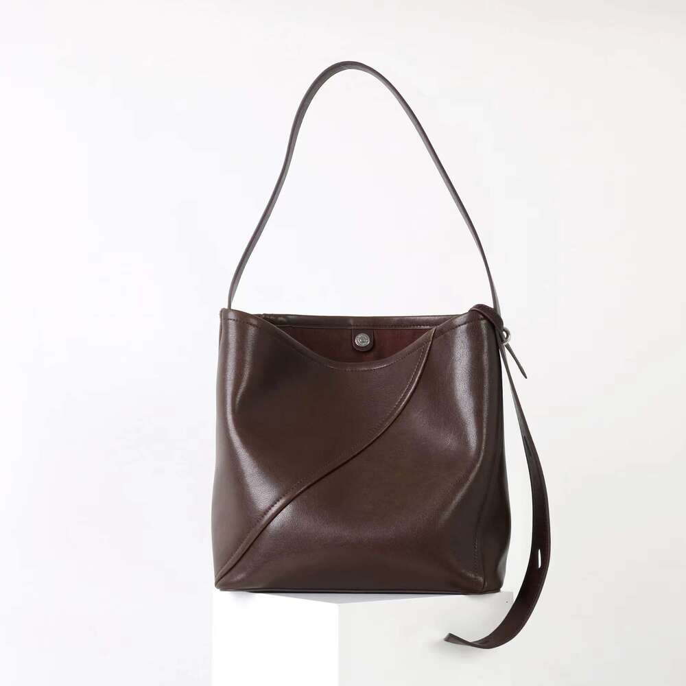 Luxury Bag Designer's New Large Capacity Cowhide Patchwork Texture Commuter Women's Fashion Versatile One Shoulder Underarm Bucket Bag