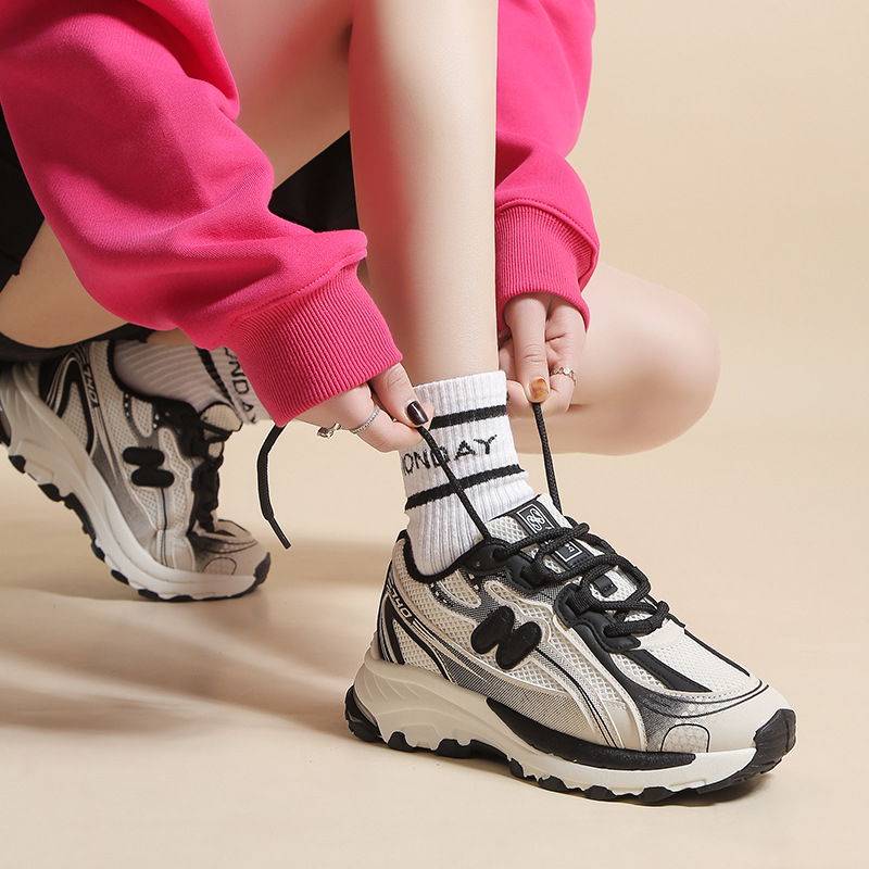 hot Free shipping designer Running Shoes for Women sport outdoor Breathable Massage white trainer shoes