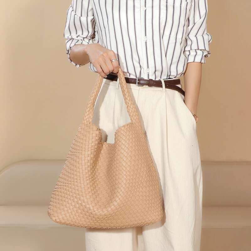 Factory large capacity mother and child fashion trend, underarm single shoulder hand woven women's bag, soft texture, 2025 temperament versatile 