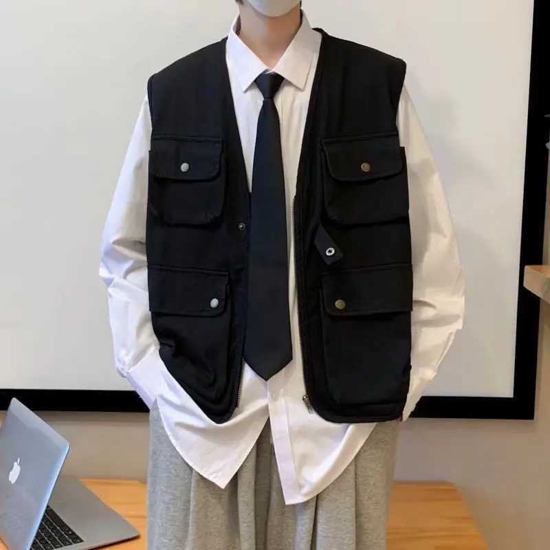 Men Cargo Vests Multi Pockets 2023 Spring Summer Fashion Streetwear Vintage Waistcoat Solid Color Male Casual Sleeveless Jackets X250403