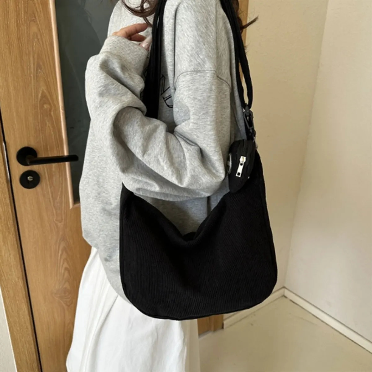 Black fashion simple corduroy womens bag texture child mother leisure single shoulder crossbody a package y251110