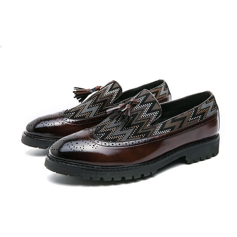 Men's in plus size, new casual fashionable Bloch carved fabric surface splicing leather shoes, shoe covers, tassel shoes