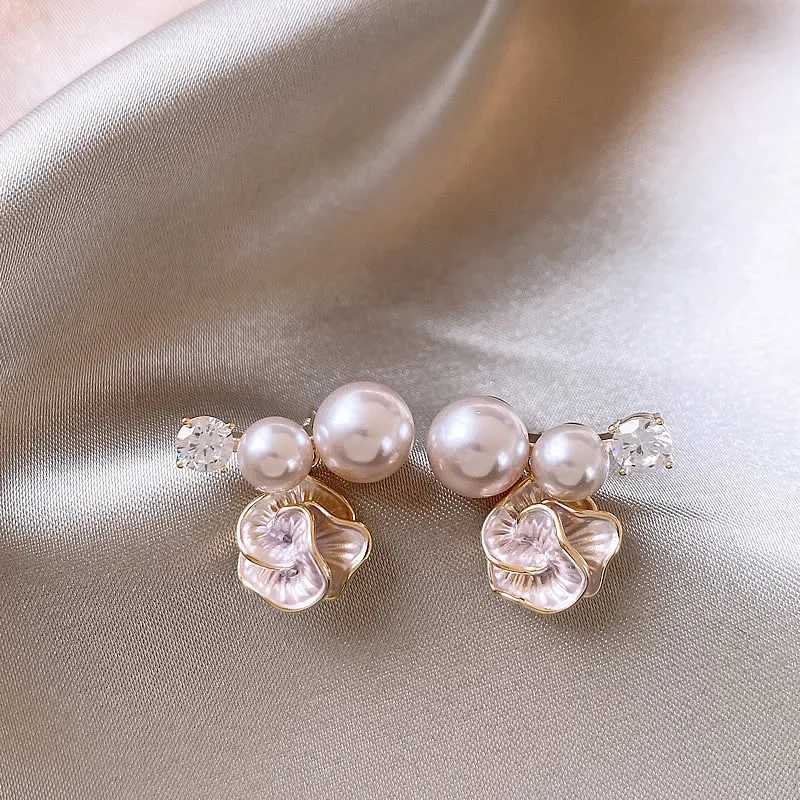 Light Luxury Elegant Dropping Glaze White Camellia Imitation Pearl Stud Earrings For Women Fashion Sweet Crystal Jewelry Gifts Y250401