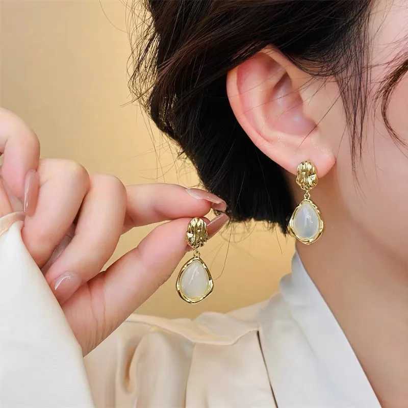 Irregular Fold Water Drop Dangle Earrings for Female Geometric Pendant Ear Wedding Jewelry Gift C251103