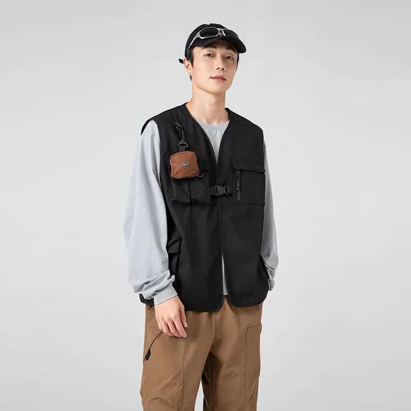 New outdoor four-season tooling fishing vest loose functional pocket waterproof sleeveless vest jacket men X250403