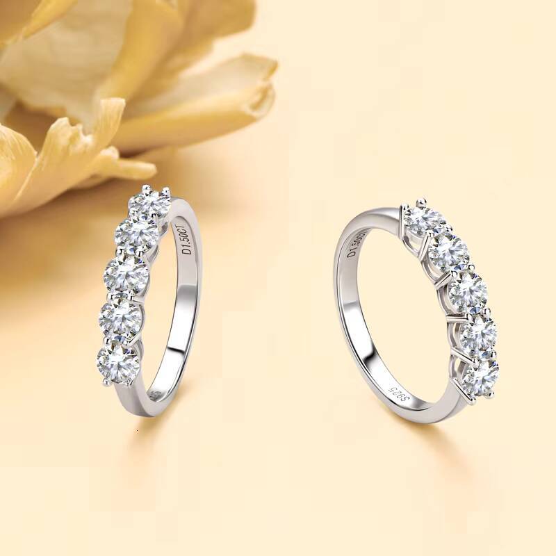 Hot Selling Fashion S925 Sterling Silver 5 Moissanite Stones Ring Jewelry for Gift