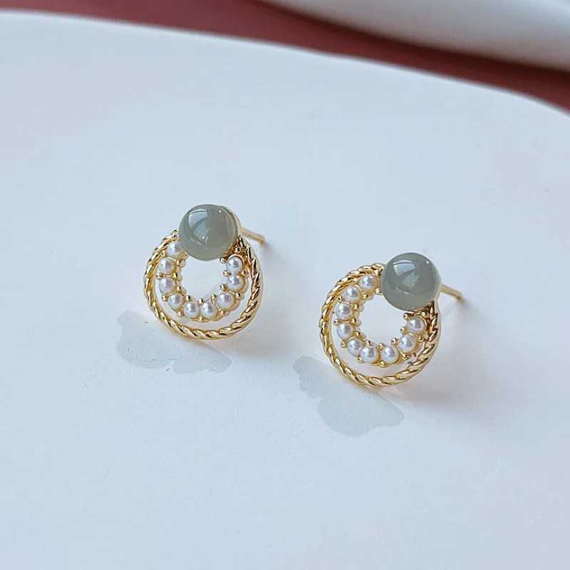 2024 New Small Round Earrings for Women Korean Fashion Sweet Imitaiton Pearl Circles Tiny Stud Earrings Geometry Ear Jewelry C251103