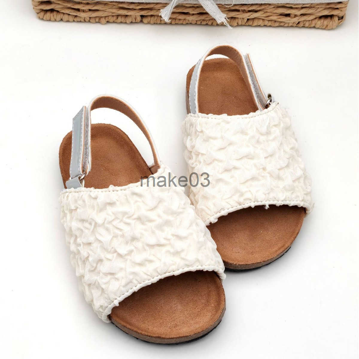 2025 flat bottomed girls summer new slippers fashionable foam gauze soft soled childrens sandals childrens princess sandals J250403