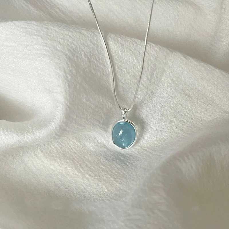 Simple Retro Oval Aquamarine Pendant Necklace For Women Girls Luxury Snake Chain Necklace Fashion Temperament Jewelry Gifts Z250402