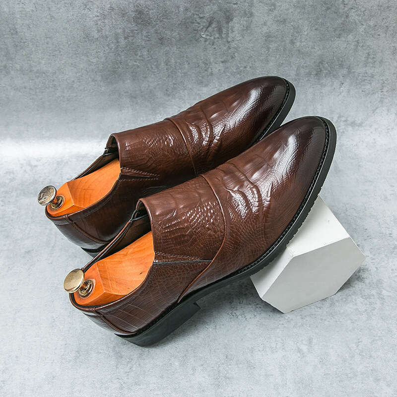 Men's in plus size, new casual shoes, fashionable covers, loafers, trendy foot stomping, pointed leather shoes