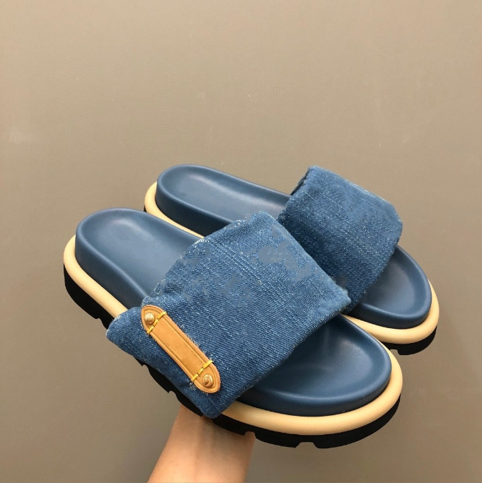 Designer Sliders Women Men Pillow slippers Flat Comfort Mules Slides Fashion Classic Prints Embossed Summer Sandals Black Grey Beach Shoes slippers size 35-45